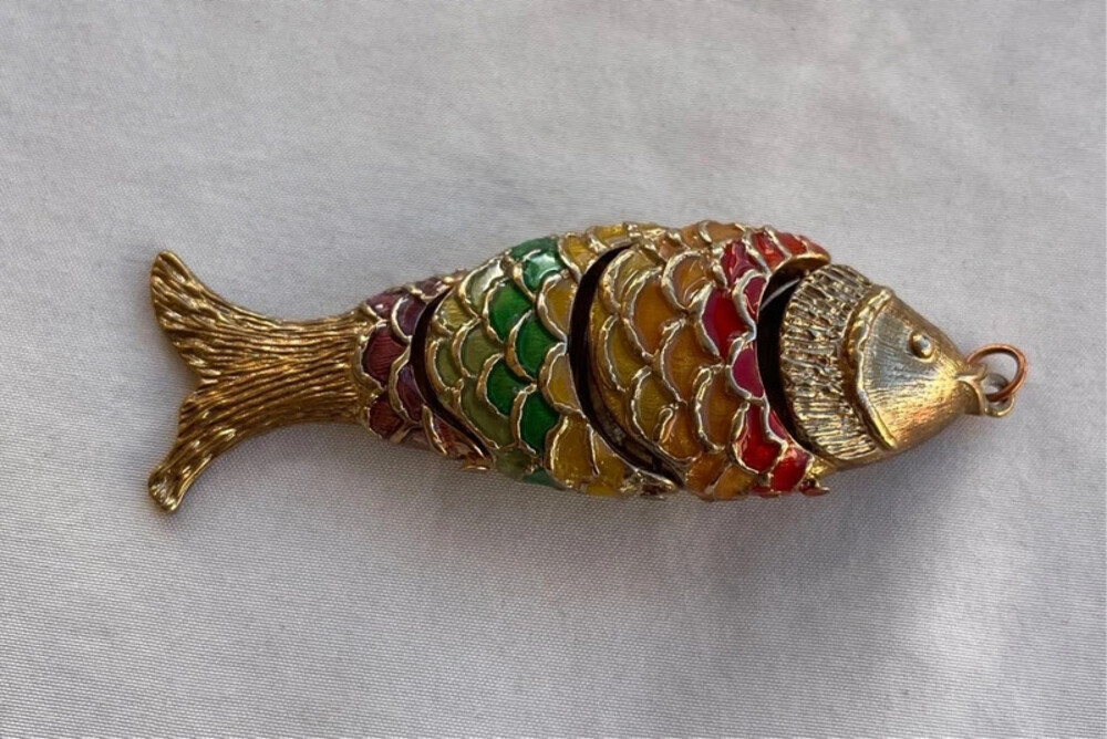 Vintage Large Articulated Gold Tone Rainbow Enamel Long Fish Necklace Pendant Mo